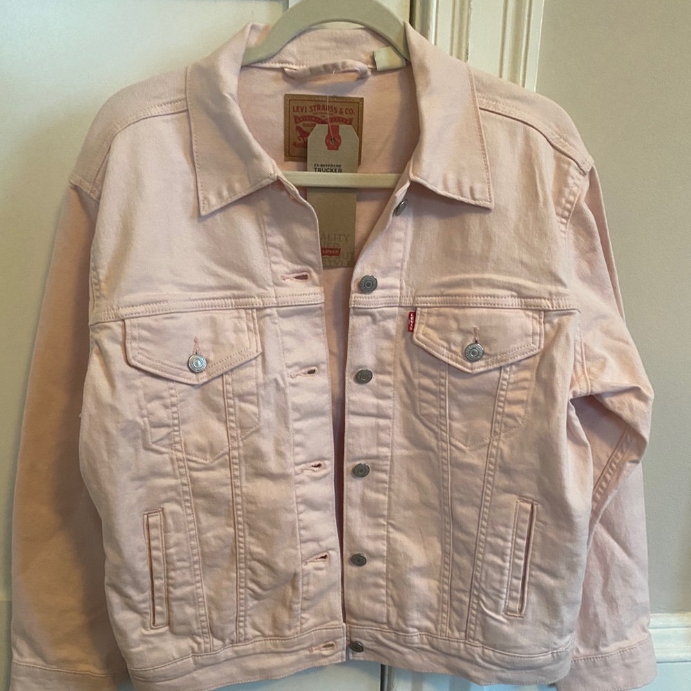 Light pink oversized Levis jean jacket